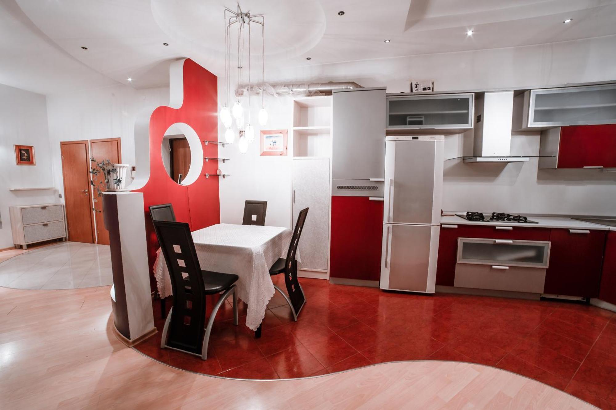 Modern Apartment On Mechnikova Street 18 ลวีฟ ภายนอก รูปภาพ