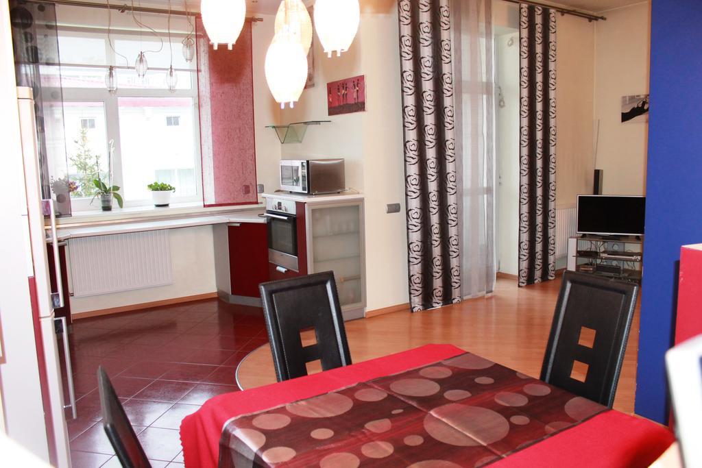 Modern Apartment On Mechnikova Street 18 ลวีฟ ภายนอก รูปภาพ